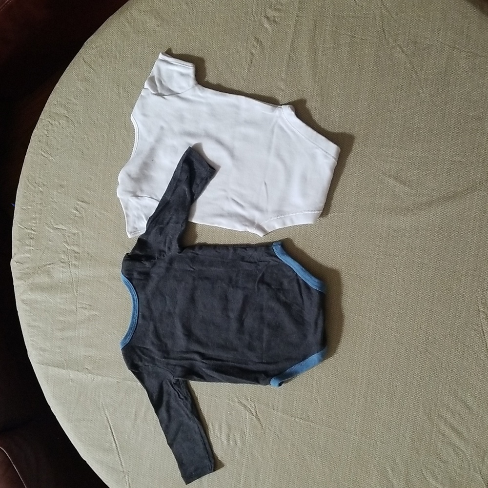 🥳HOST PICK🥳❣5 for $25 Sale❣ Bundle of 2 Harry Potter Onesies - Picture 2 of 6